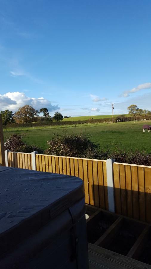 Ruth'S Refresh Country Retreat With Private Hot Tub Villa Shrewsbury Exterior foto